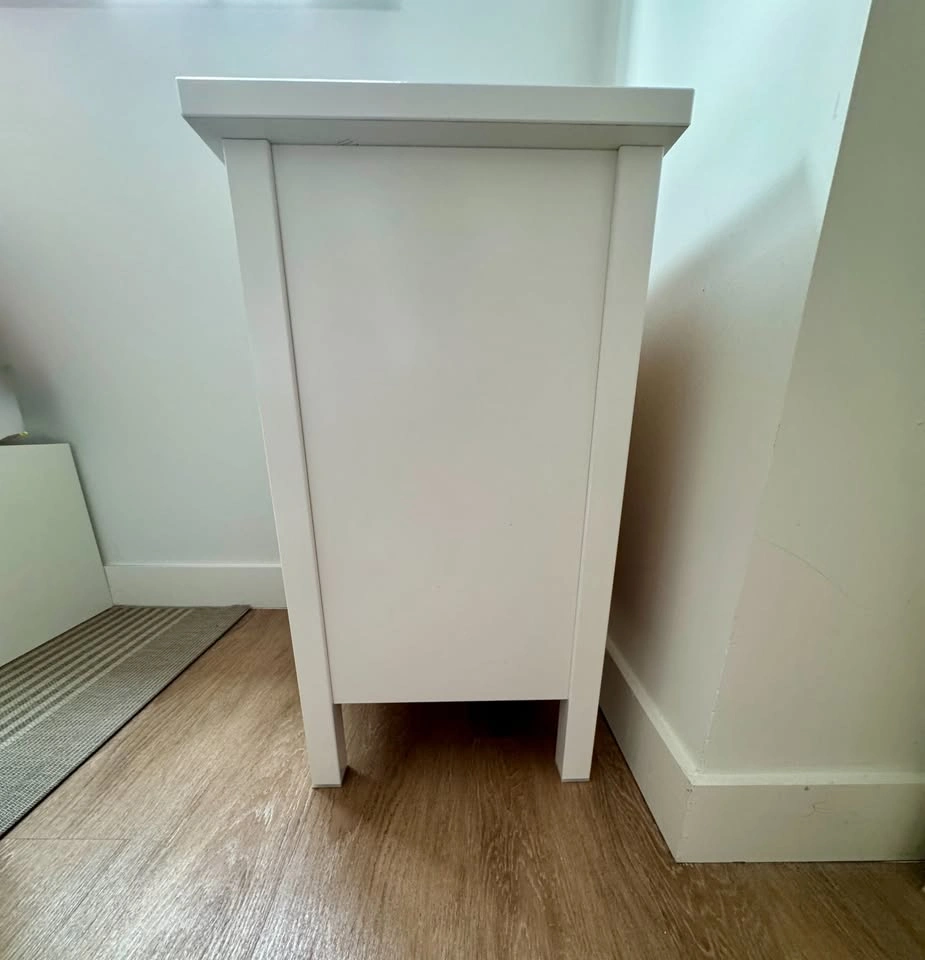 White 2-Drawer Nightstand - photo 4