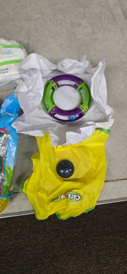 Assorted pet toys and supplies (bundle) - photo 4