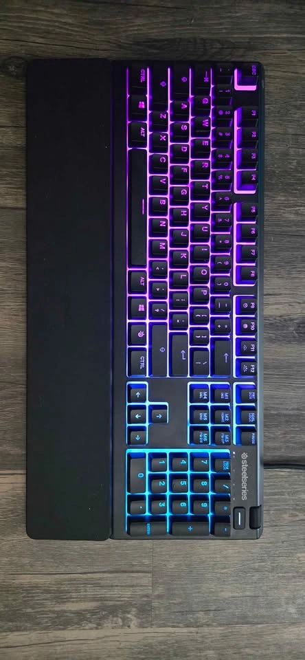 SteelSeries Apex 3 RGB Gaming Keyboard - photo 3
