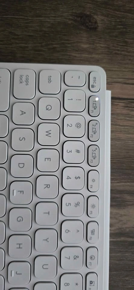 Logitech Keys-to-GO 2 Portable Bluetooth Tablet Keyboard - photo 2
