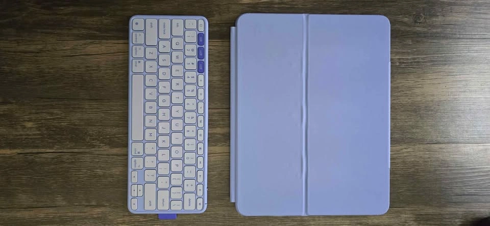 Logitech Flip Folio Keyboard Case for iPad Pro/Air 13-inch - photo 5
