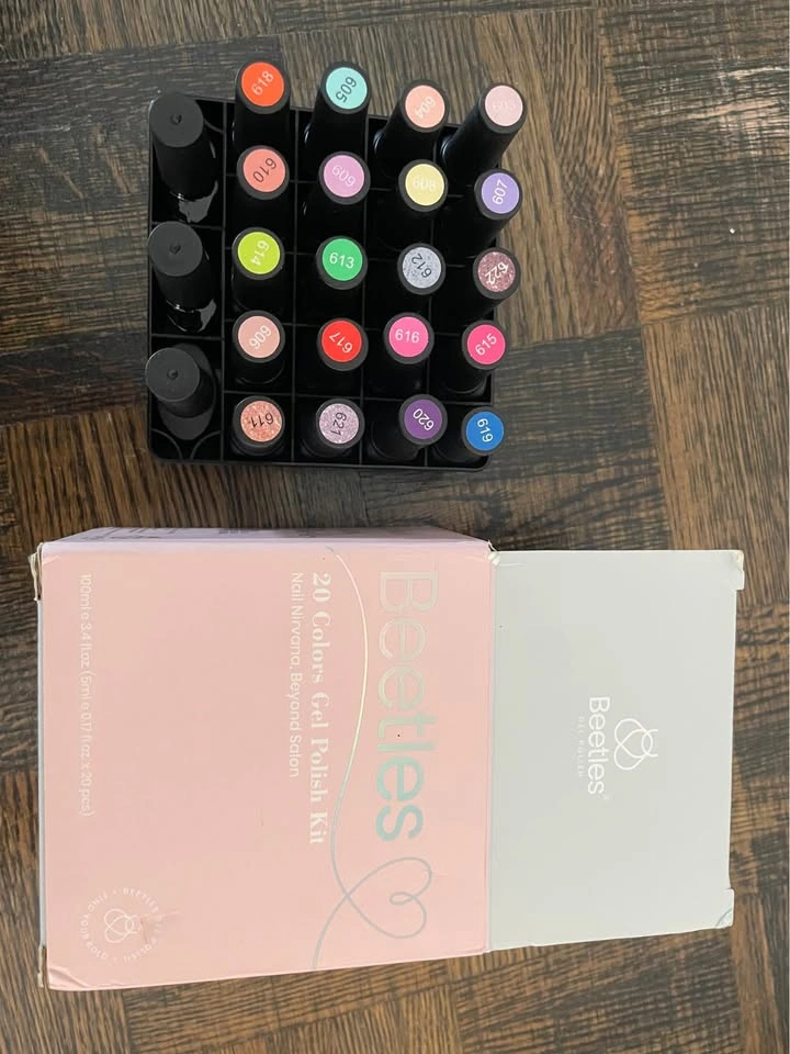 Brand new 23 pcs gel nailpolish kit, Read ad, moving sale - photo 2