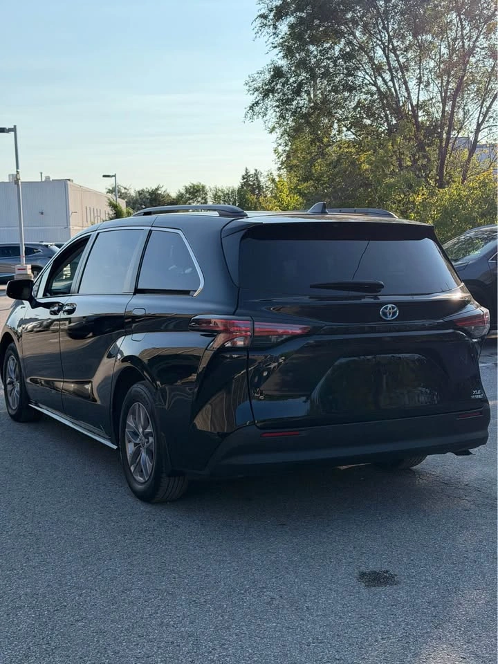 2022 Toyota Sienna - photo 4