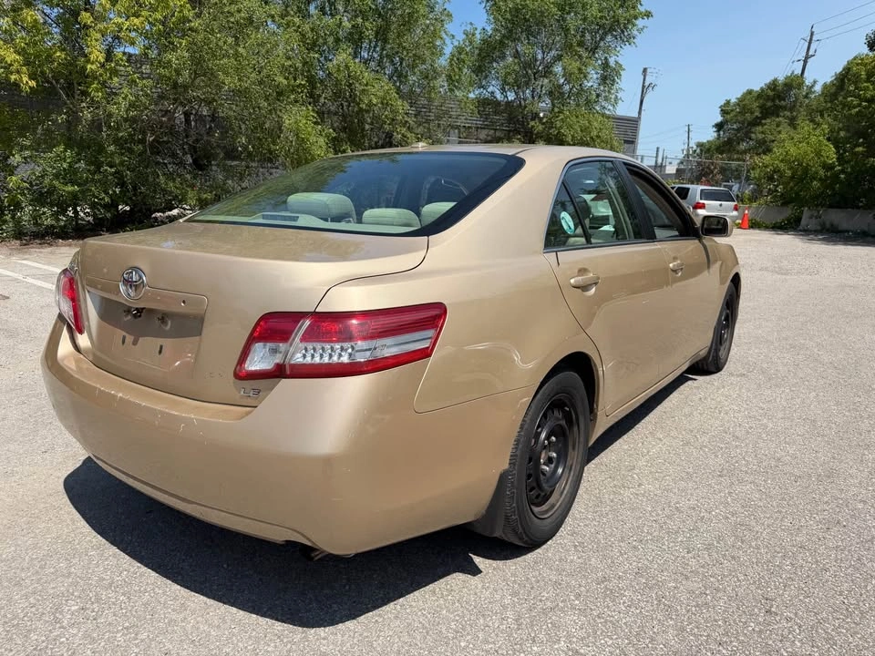2011 Toyota Camry - photo 4