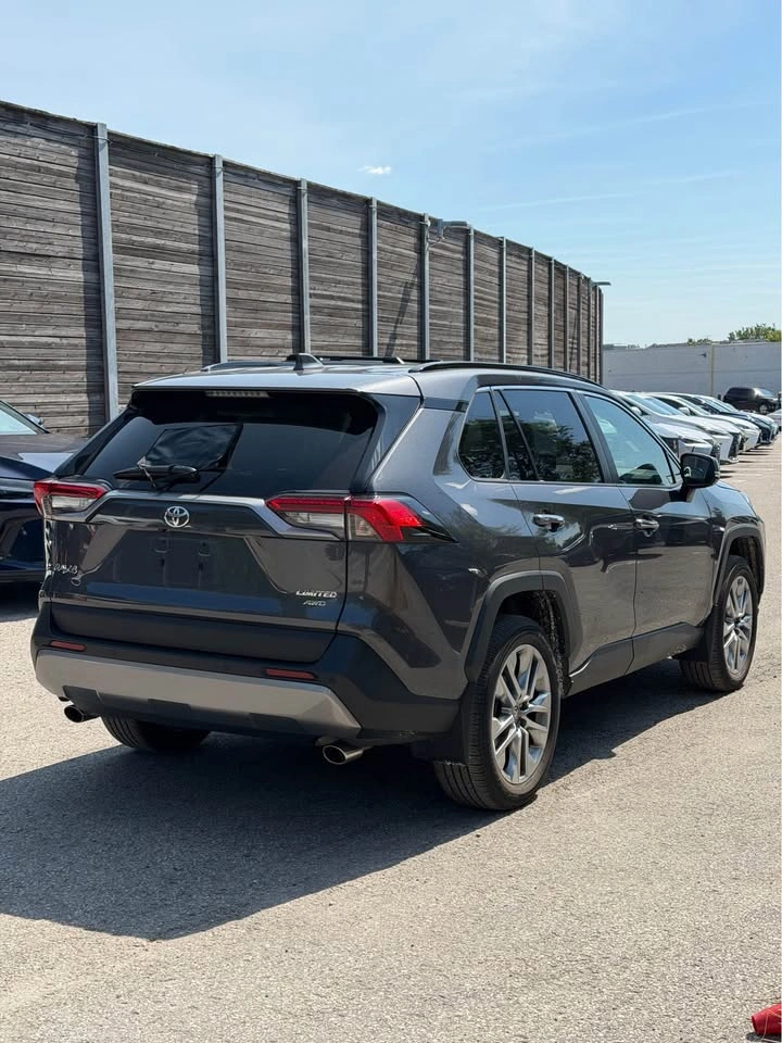 2023 Toyota RAV4 - photo 3