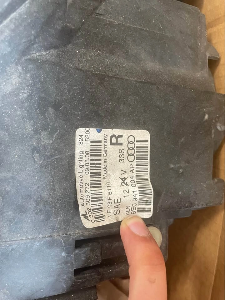 Audi A4 Right Passenger Headlight – 8E0 941 004 AP - photo 2