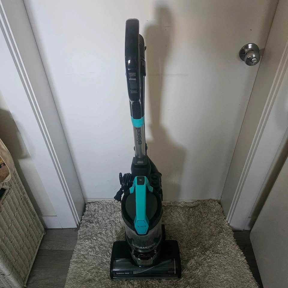 Bissell CleanView Swivel Rewind Pet Vacuum - photo 4