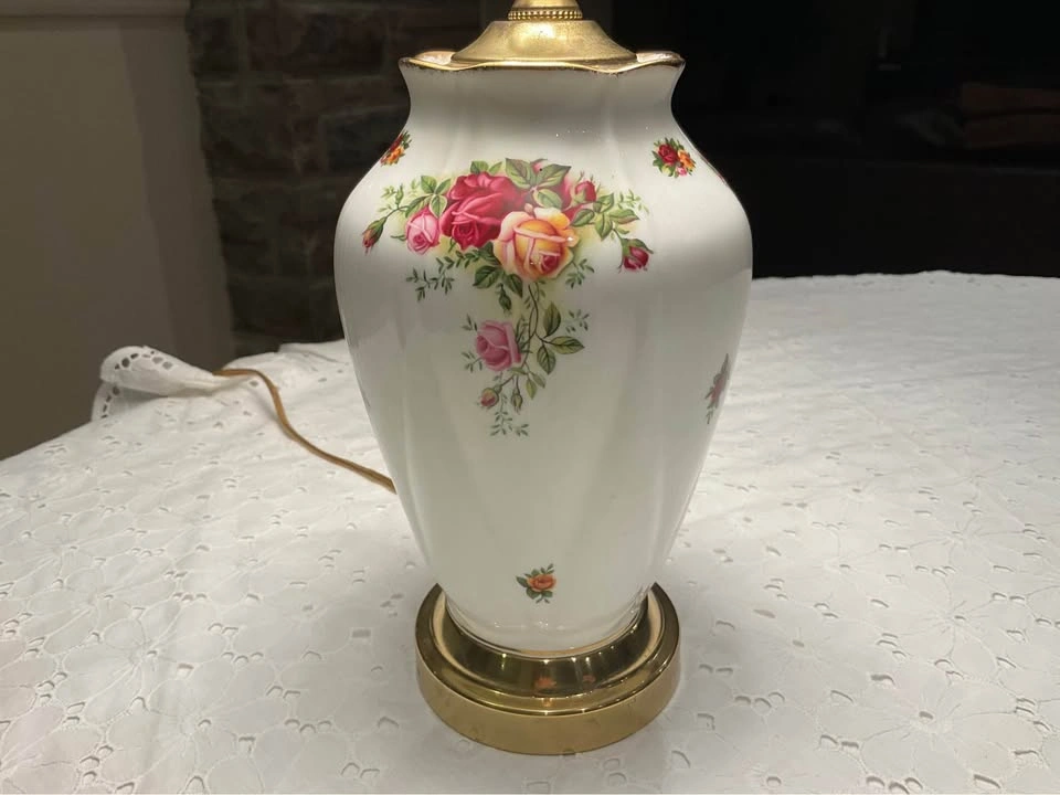 Table Lamp Vintage Royal Albert Old Country Roses Bone China - photo 3