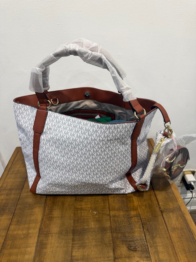 Michael Kors Maisie Large 3-in-1 Tote Bag
