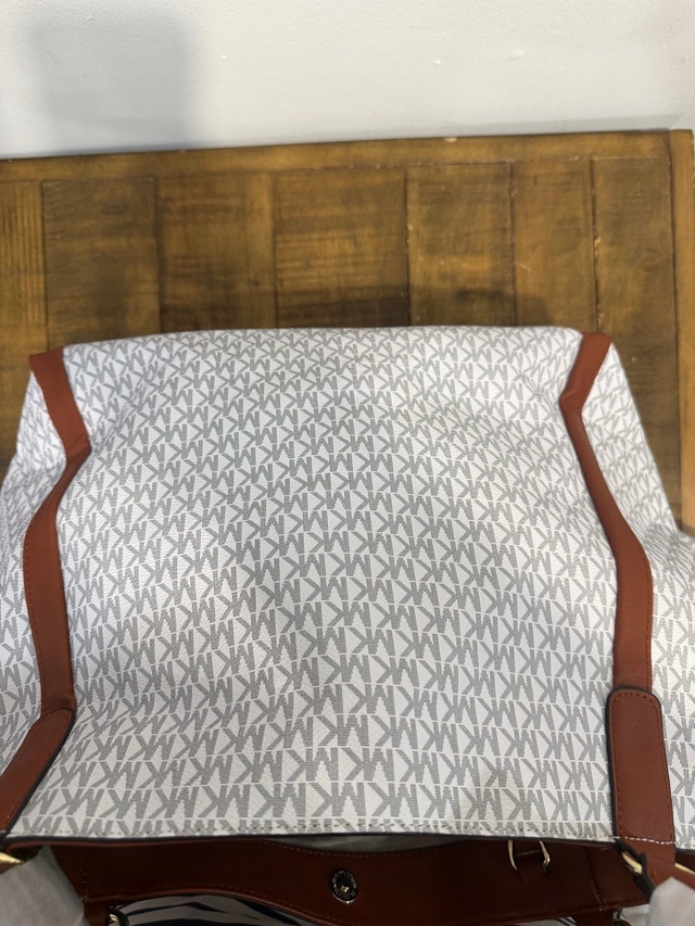 Michael Kors Maisie Large 3-in-1 Tote Bag - photo 3