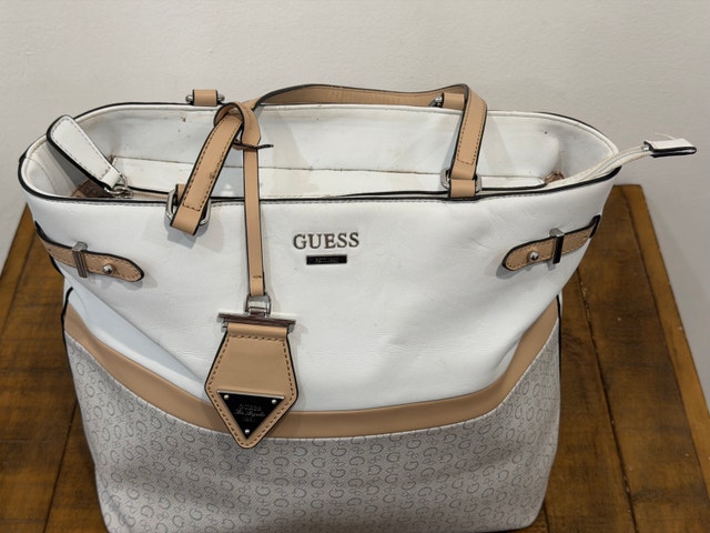 white and beige GUESS tote bag - photo 2