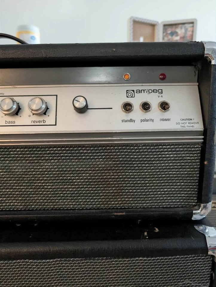 Vintage AMPEG V4 Tube Amp with matching Cabinet - photo 2
