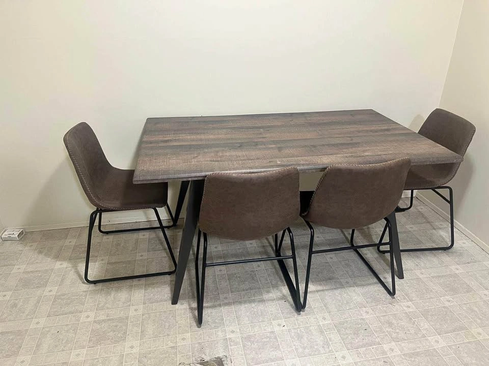 Brand New Dining Table with 4 Chairs – Beautiful & Sturdy