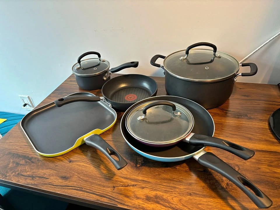 Kitchen Sale: Pots, Pans, Knives, Toaster, and More