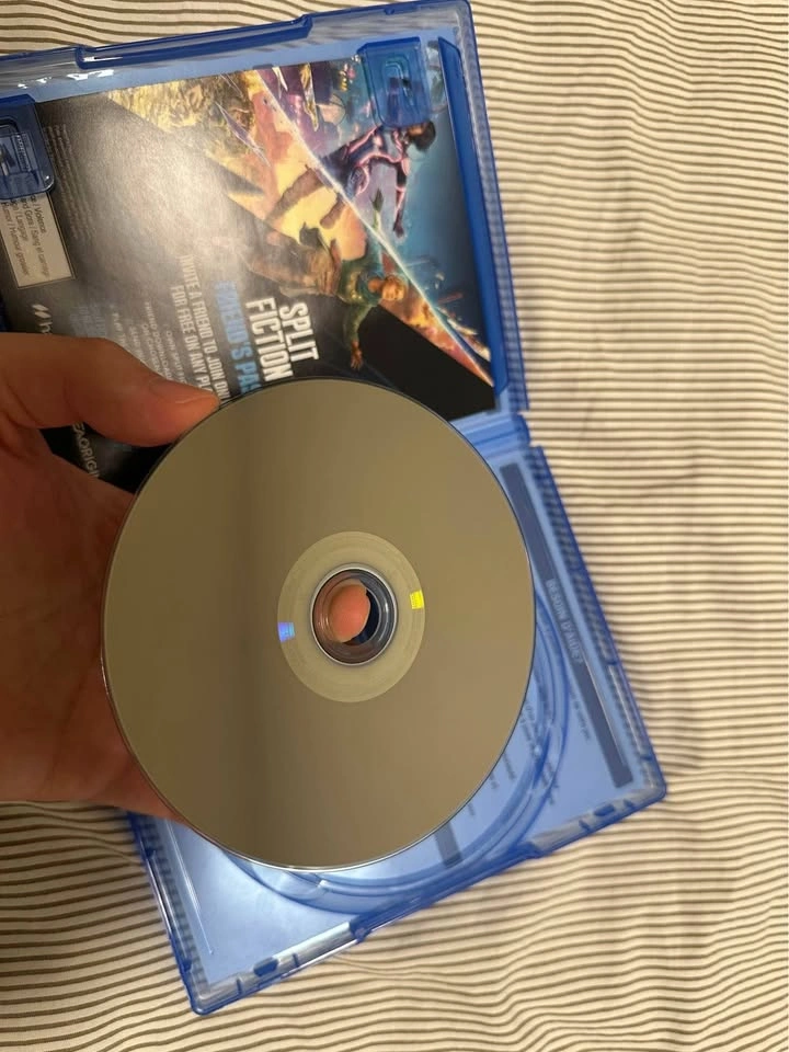 Split Fiction PS5 - photo 3