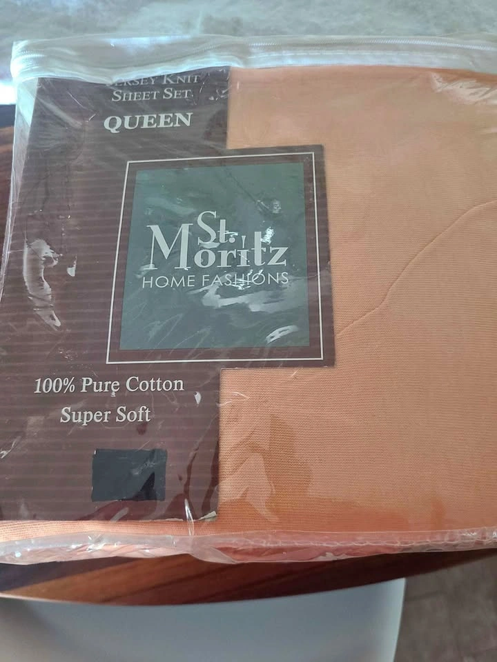 New St. Moritz Home Fashions Queen Jersey Knit Sheet Set