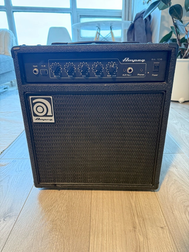 Ampeg BA-108 Bass Combo Amp