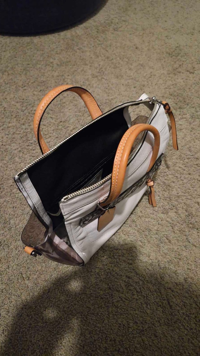 COACH Bleecker Riley Tote / Crossbody – White & Tan Leather - photo 4