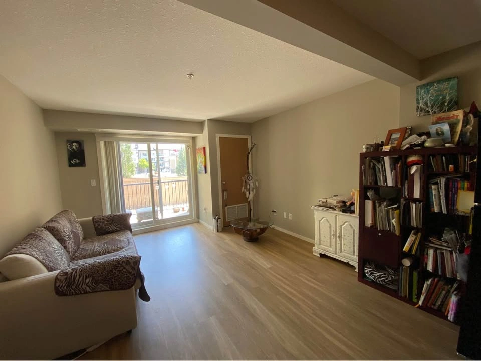 2 Beds 1 Bath - Apartment - photo 2