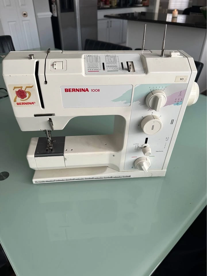 Bernina Sewing Machine 1008 - photo 2