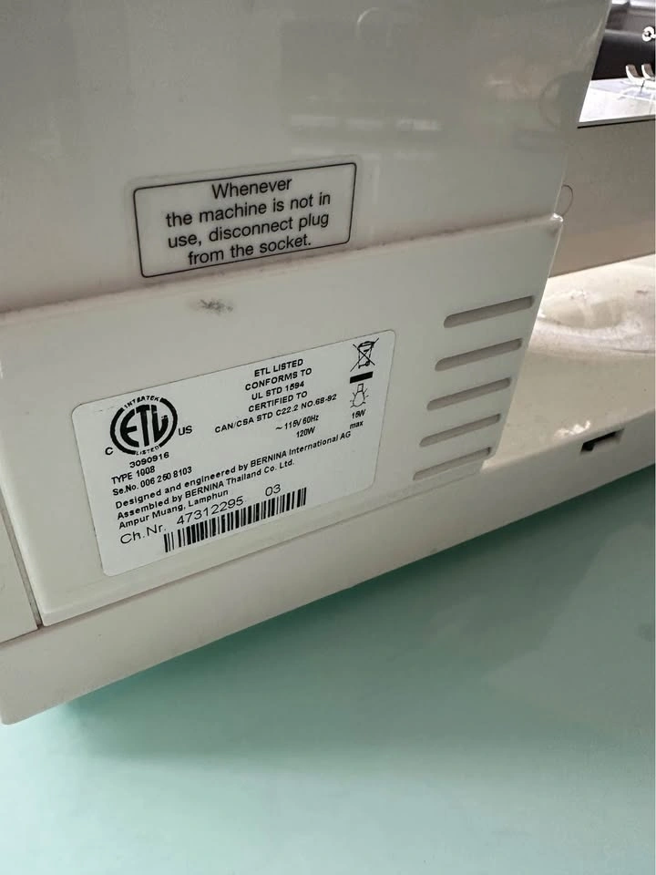 Bernina Sewing Machine 1008 - photo 5