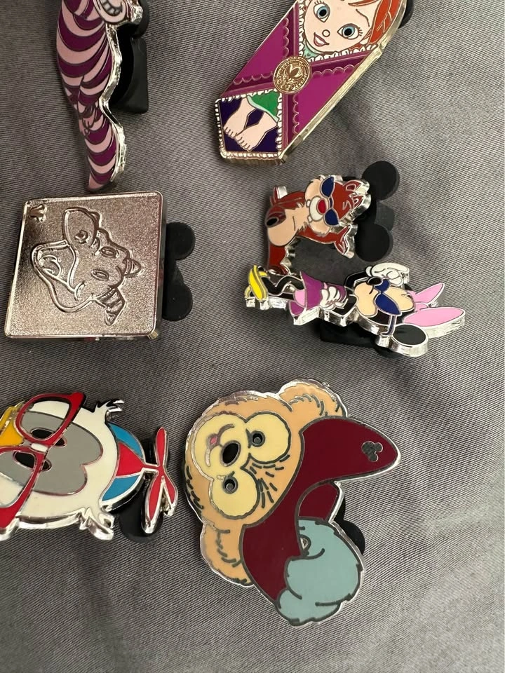 Disney pins from disney world - photo 3