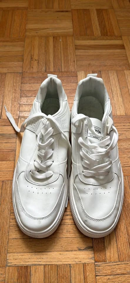 White sneakers US 12