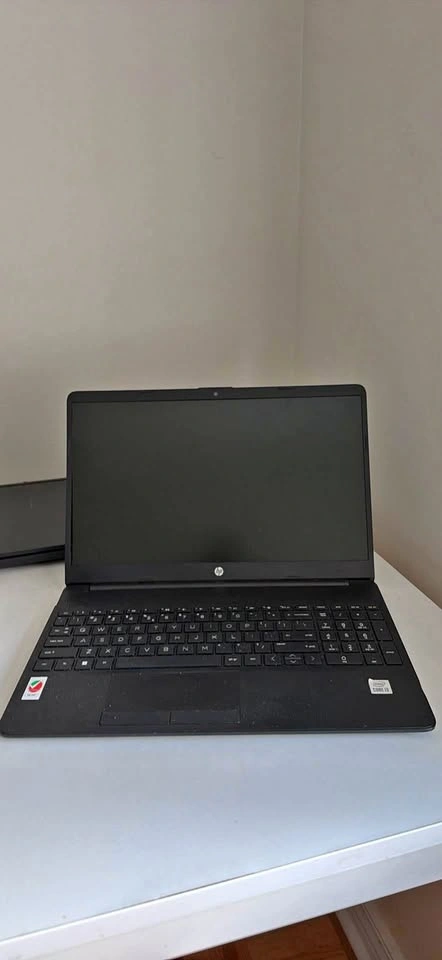 HP Laptop core - i3