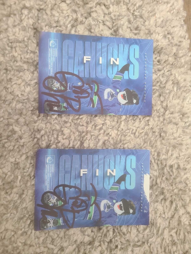 Vancouver Canucks Fin Mascot Autographed Cards