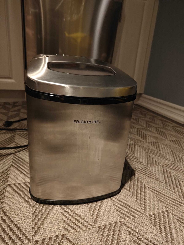 Stainless steel Countertop Icemaker - photo 2