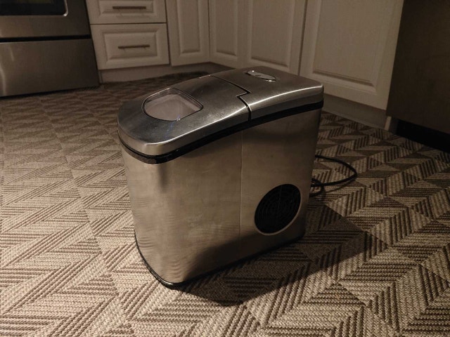 Stainless steel Countertop Icemaker - photo 4