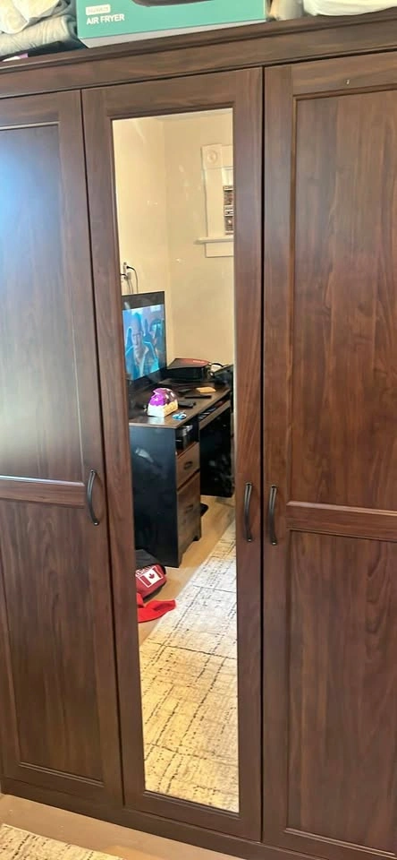 Dresser