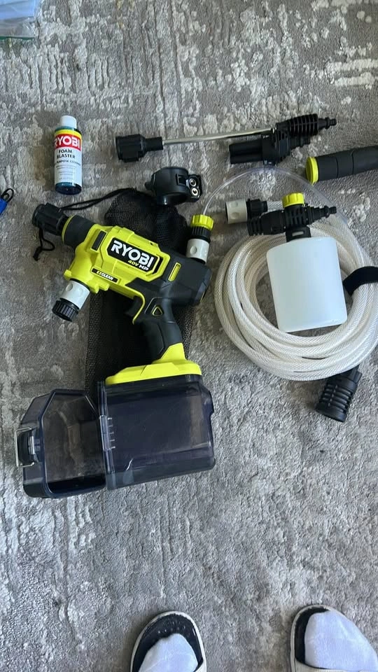 Ryobi 40V HP Leaf Blower and EZClean Power Cleaner Set - photo 2