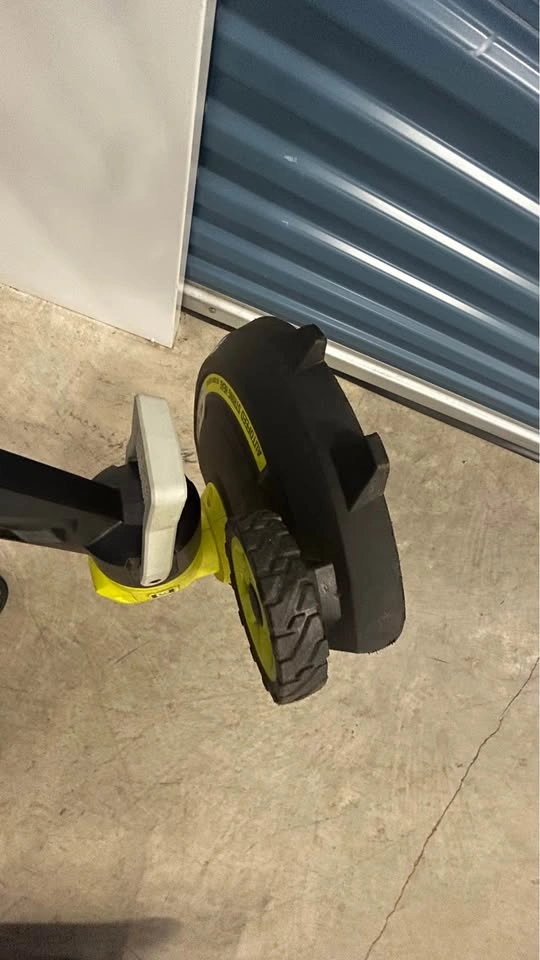 Ryobi 18V 13” Cordless String Trimmer with Battery & Charger - photo 3