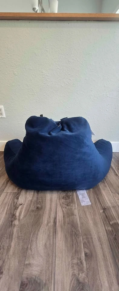 Study Buddy Reading Pillow – 40" × 28" - photo 3