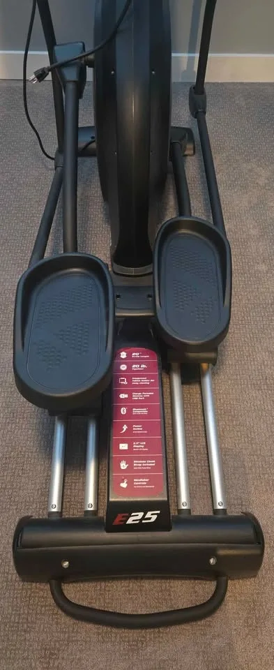 Sole E25 Elliptical Trainer – Like New Condition - photo 4