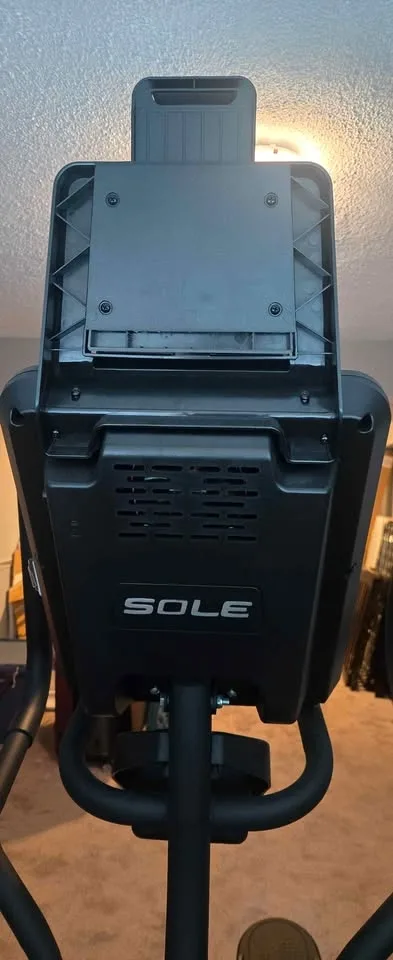 Sole E25 Elliptical Trainer – Like New Condition - photo 5