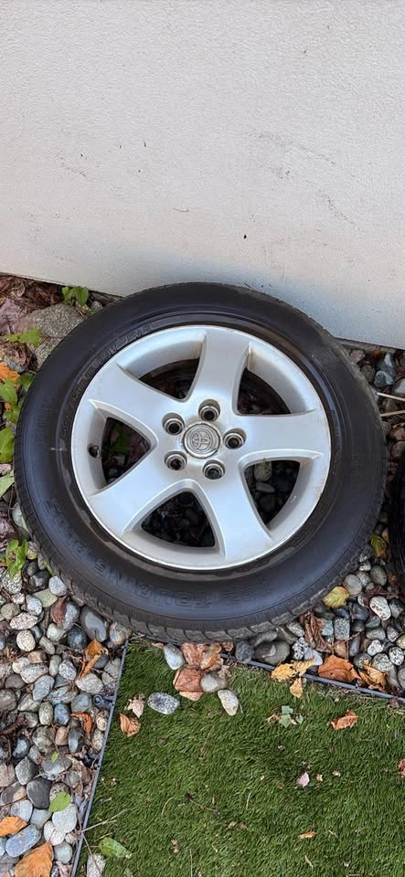 P215/60R16 2003 Toyota Camry Alloy Rims (Set of 4) - photo 2