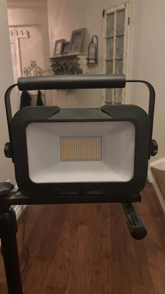 LED Tripod Work Lights - photo 4