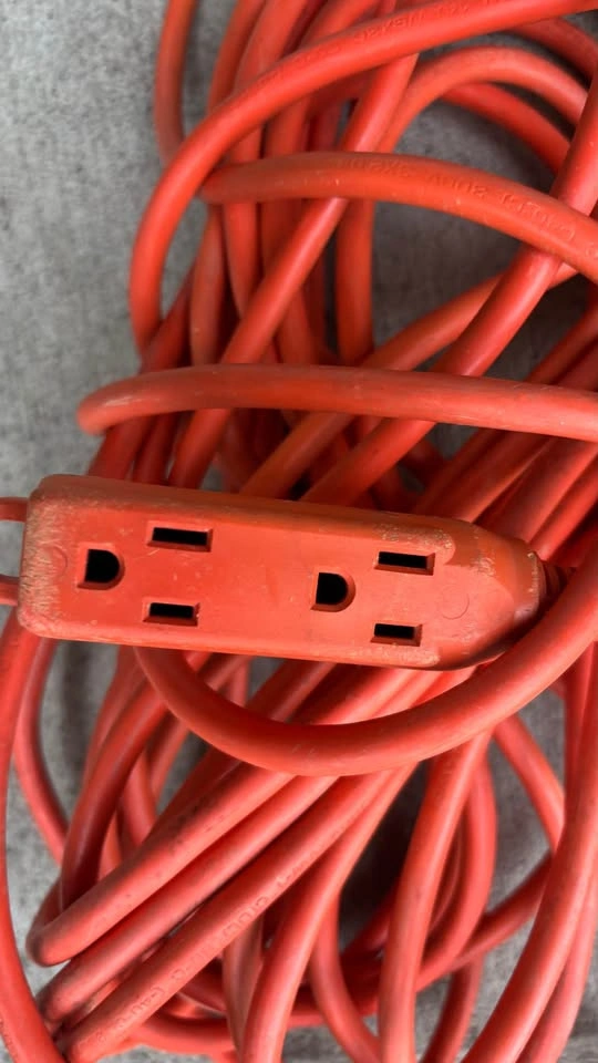 50 foot 14 gauge outdoor extension cord with tri outlet end - photo 2