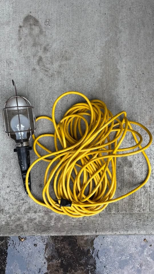 Trouble light on 50 ft cord - photo 2