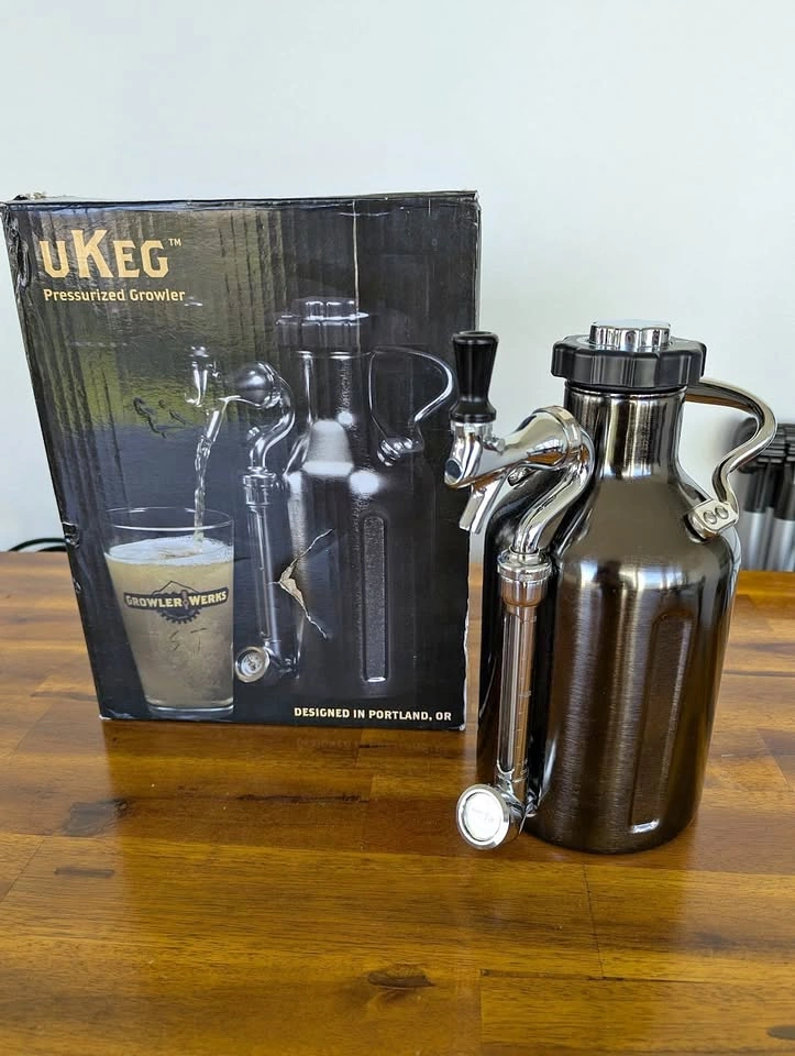 GrowlerWerks uKeg Carbonated Growler - brand new