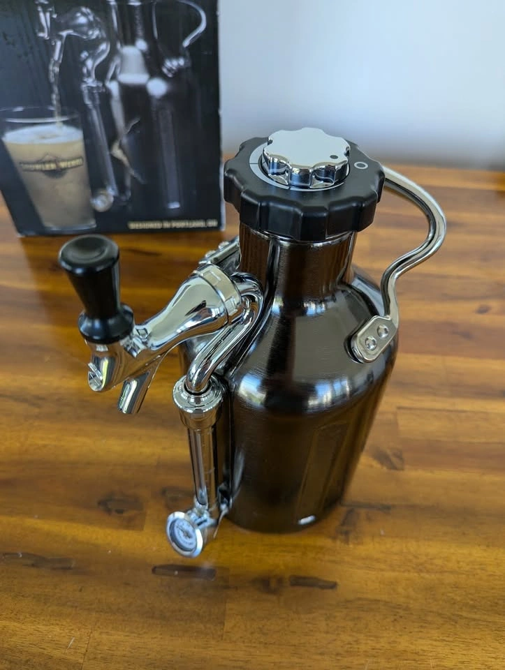 GrowlerWerks uKeg Carbonated Growler - brand new - photo 2