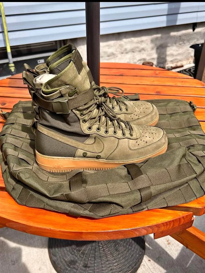 Nike Air Force 1 SF Olive Sz 10.5 with duffel bag