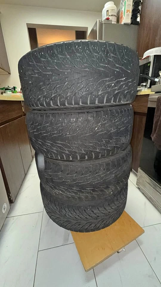 5 x 114.3 Klasse Motorsport 225/50 R18 Winter Tires