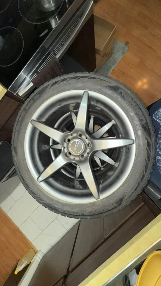 5 x 114.3 Klasse Motorsport 225/50 R18 Winter Tires - photo 2