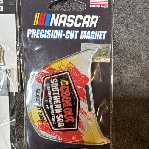 NASCAR Pit Shop Homestead-Miami Speedway 400 Pin Lot + Magnet - photo 2
