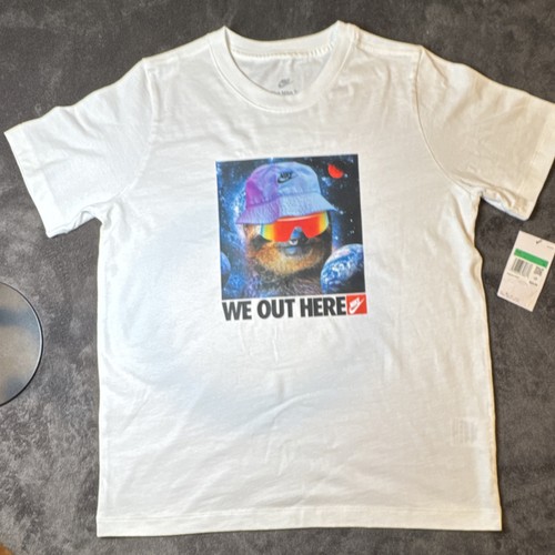 Nike The Nike Tee Kids XL White Cotton Crewneck Graphic Tee