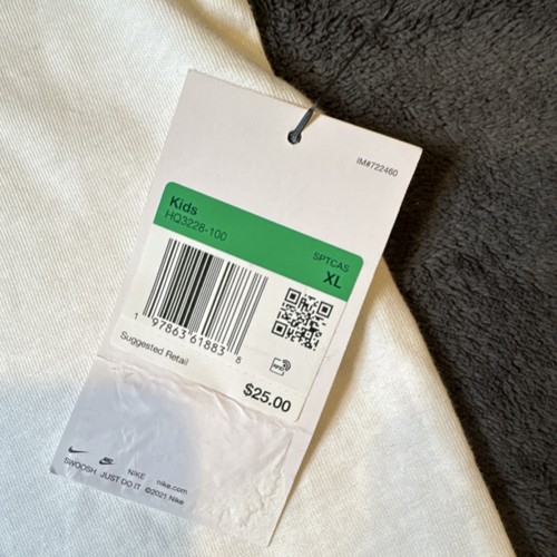 Nike The Nike Tee Kids XL White Cotton Crewneck Graphic Tee - photo 2