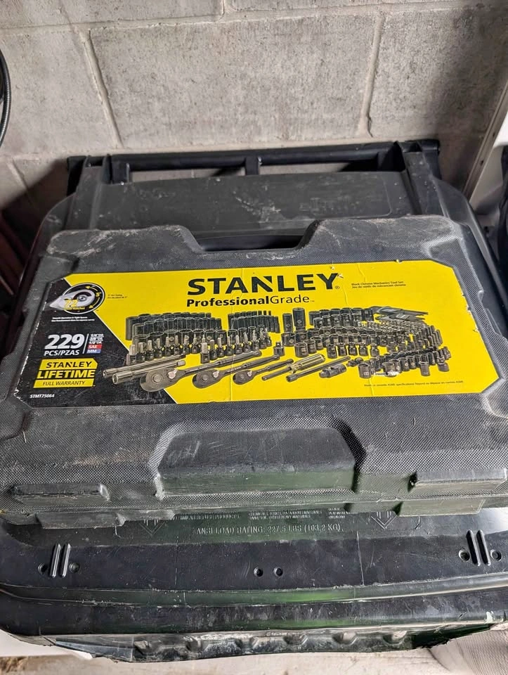 Stanley Professional Grade 229-Piece Mechanics Tool Set